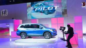 A blue 2016 Honda Pilot