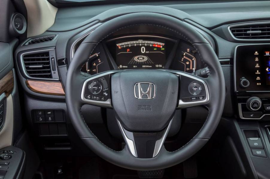 2017 Honda CR-V steering wheel and driver's display with cabin Maintenance Minder codes