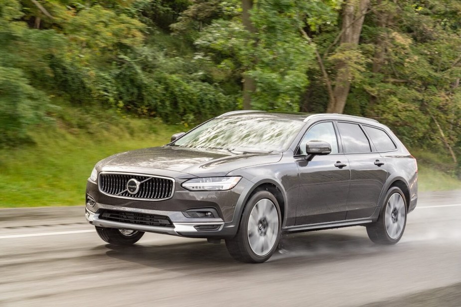 2022 Volvo V90 Cross Country Silver