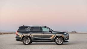 The 2023 Hyundai Palisade midsize SUV at dawn