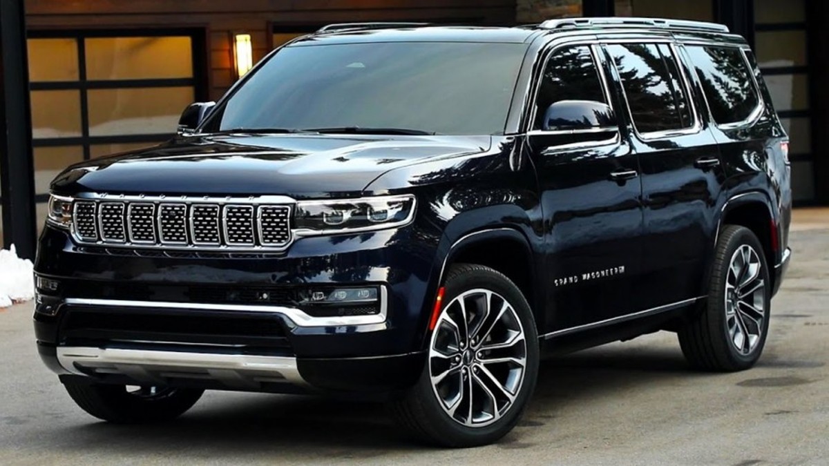 2023 Jeep Grand Wagoneer Parked and Posed