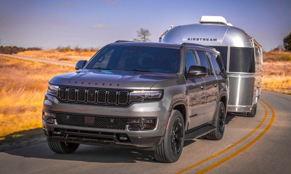 2023 Jeep Wagoneer L towing