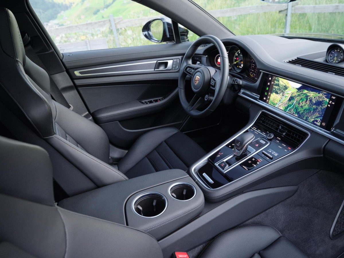 Porsche Panamera interior