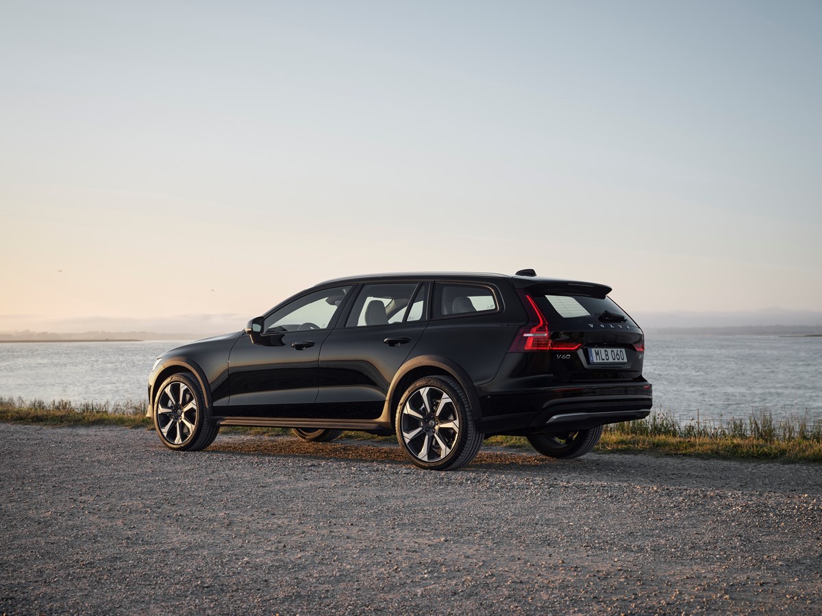 2023 Volvo V60 Cross Country