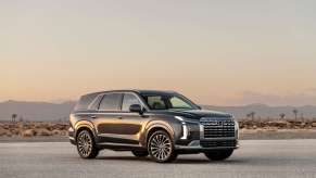 The best 2023 Hyundai Palisade trim at dusk