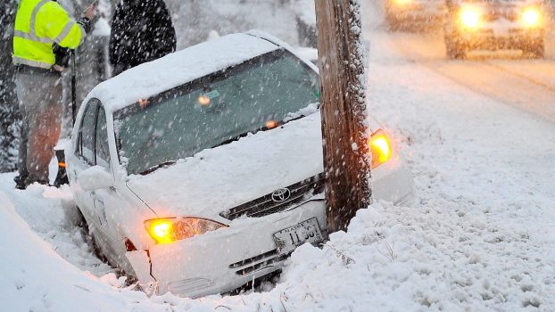 Police Chase: Felon Flees on Foot After Car Crashes Into Pole, Knocks Power Out in Wisconsin