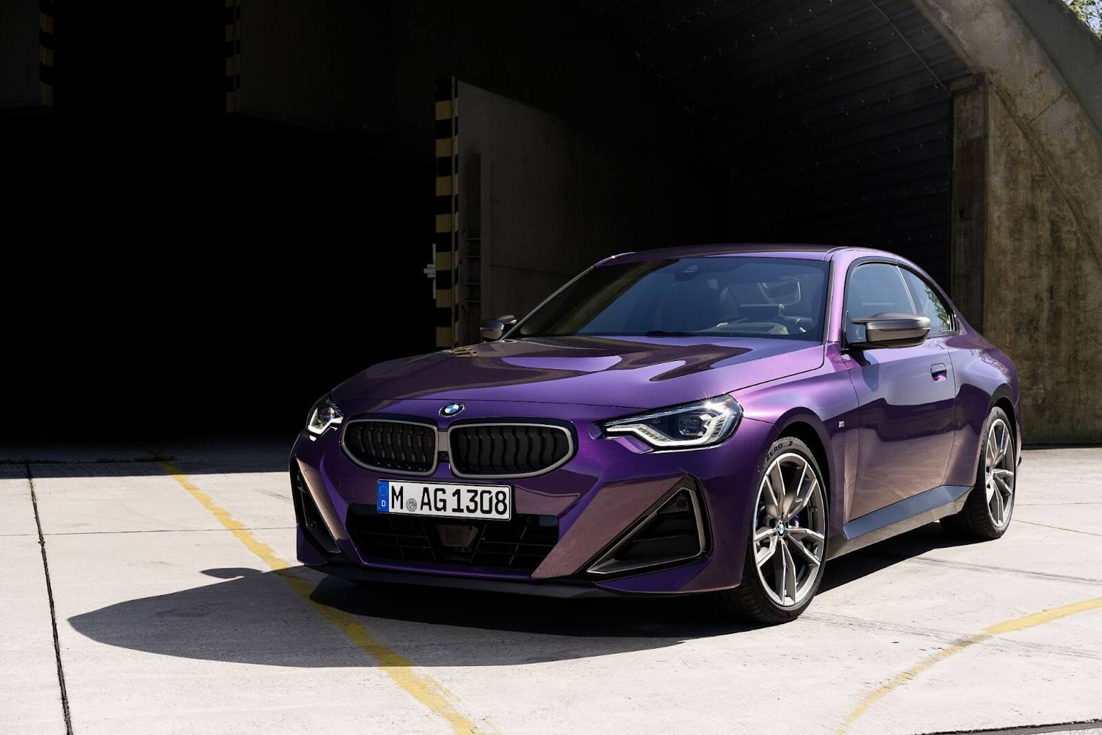 2023 BMW 230i beats the Mazda Miata on performance and luxury