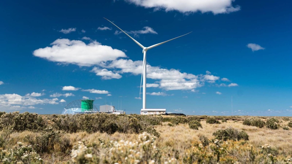 Porsche synthetic fuel factory powered by a massive windmill