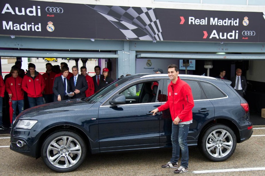 2012 Audi Q5 from the side 