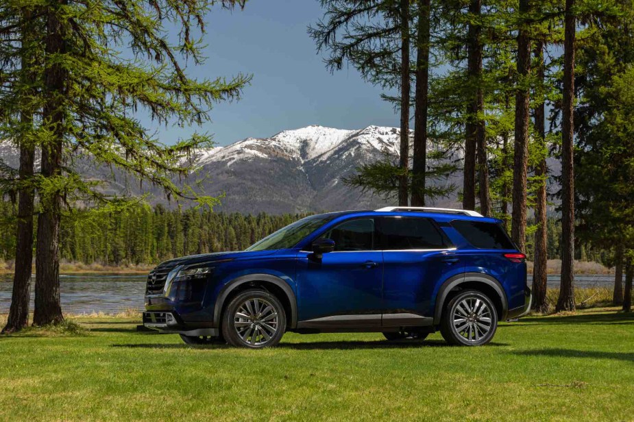 2023 Nissan Pathfinder in blue 