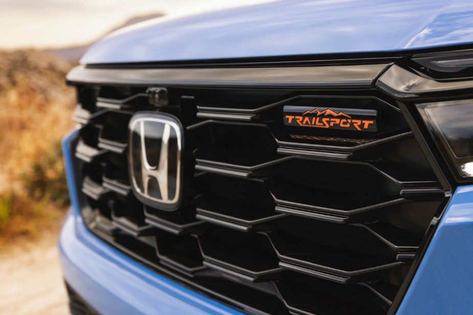 2023 Honda Pilot grille up close 