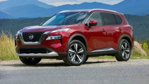 The 2023 Nissan Rogue vs. 2023 Honda CR-V