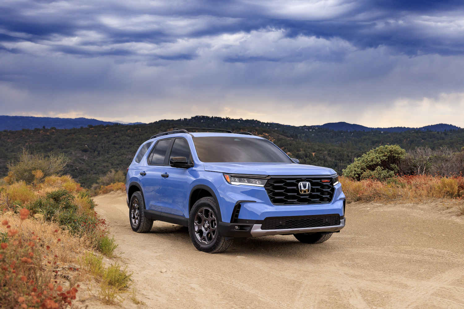 The Honda Pilot 2023 in the TrailSport trim