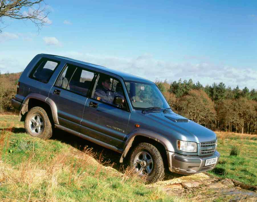 The second-generation Isuzu Trooper drives off-road.