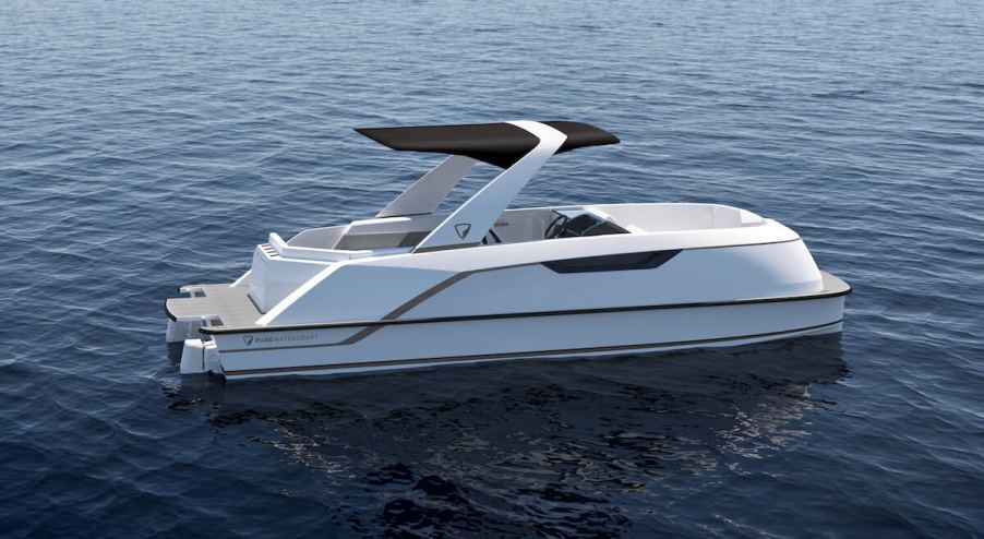 Pure Watercraft first in-house build the Pure Pontoon on the open ocean