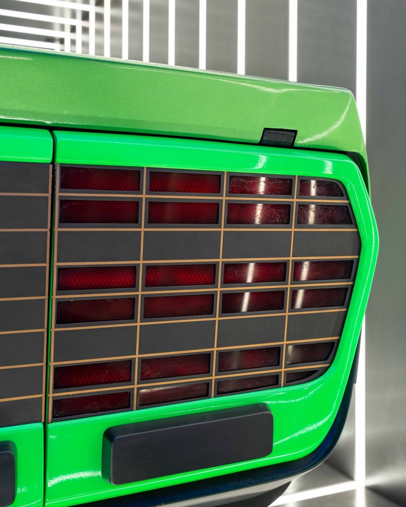 The taillights of the Alfa Romeo CArabo