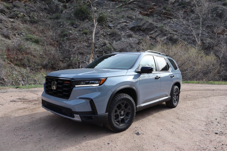 2023 Honda Pilot TrailSport front view