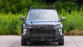 The front view of a gray 2023 Hyundai Palisade XRT