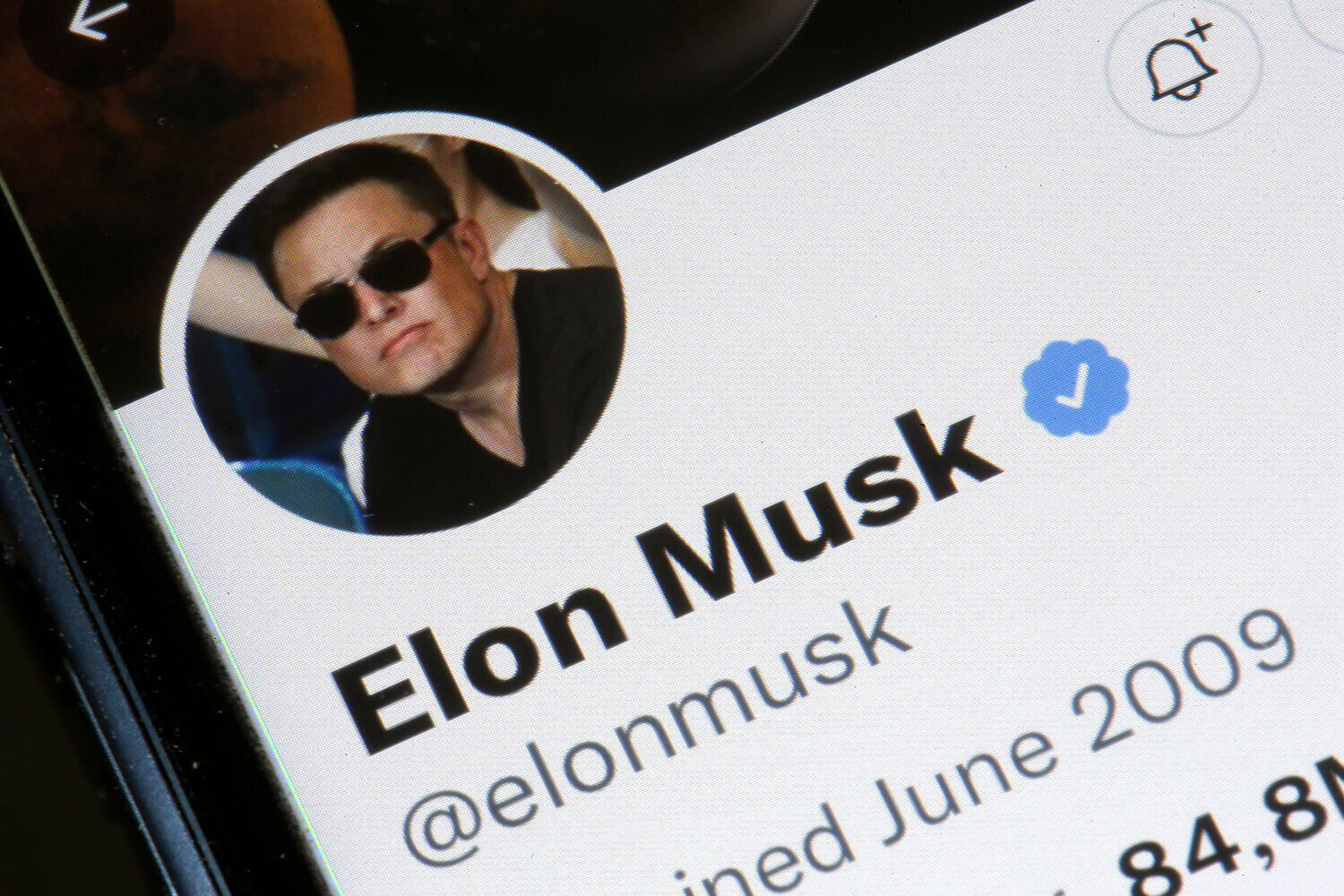 A screenshot of Elon Musk's twitter profile.