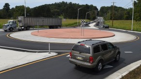 cars yield while entering a roundabout