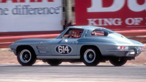 A C2 Corvette Stingray takes on Sebring.