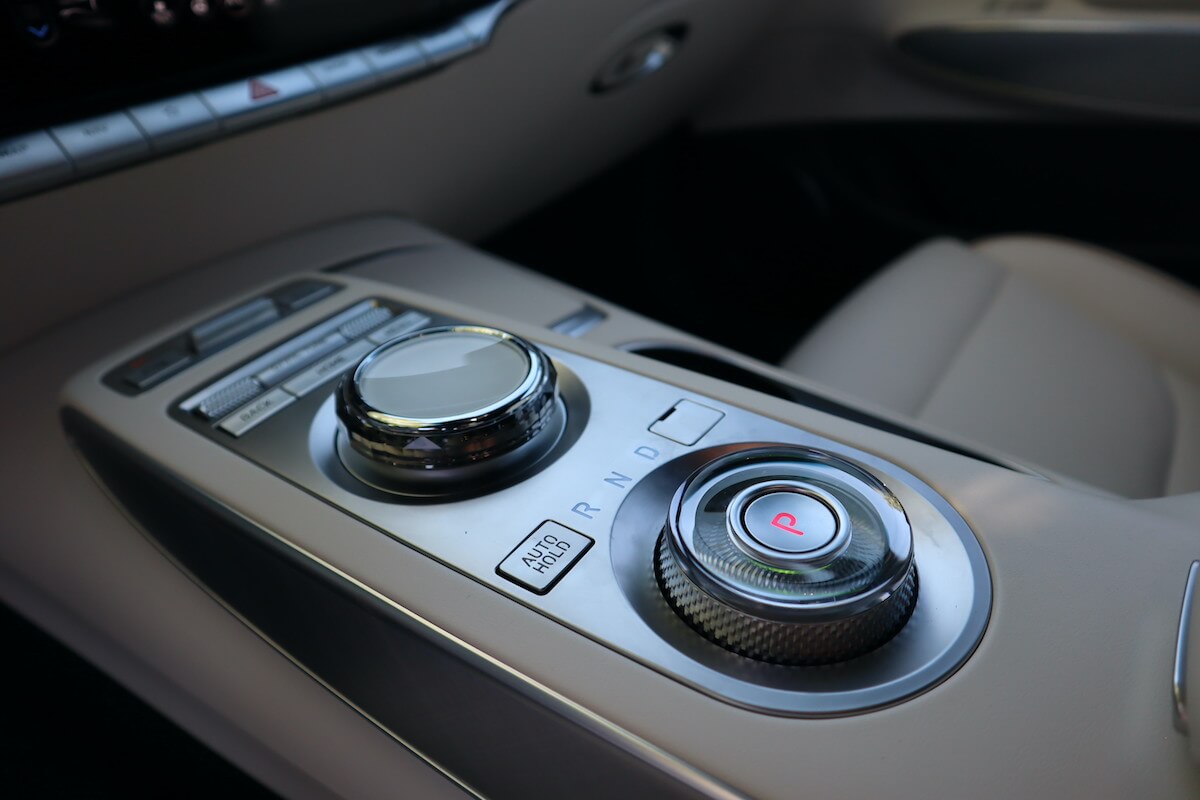 The shifter dial in the 2023 Genesis Electrified GV70