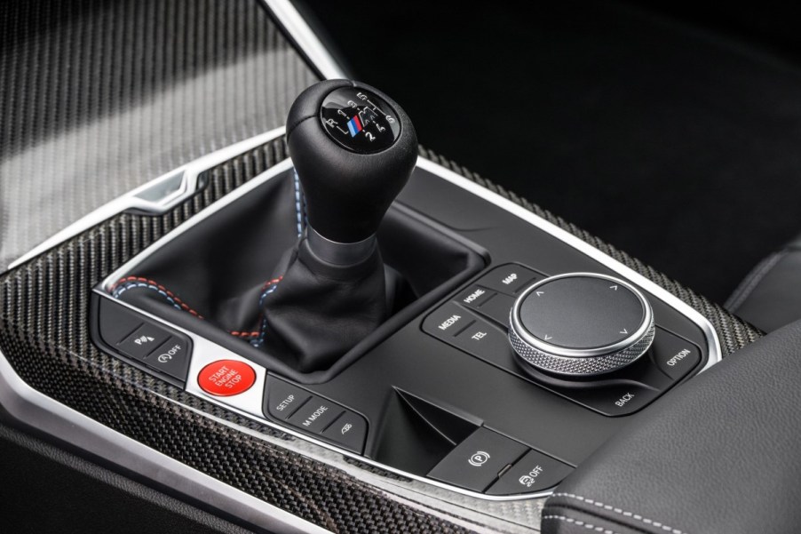 The manual gearshift in the BMW M2