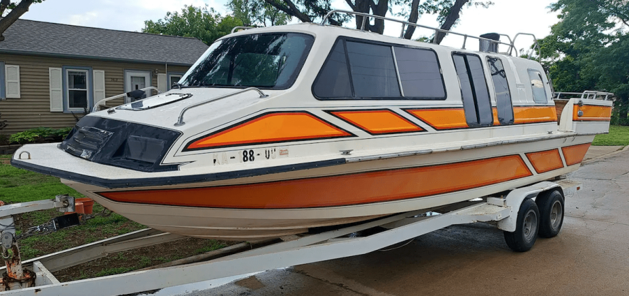 Delta Van Cruiser boat exterior