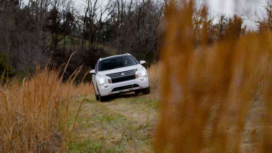 This 2023 Mitsubishi Outlander Plug-In Hybrid SUV won an IIHS award