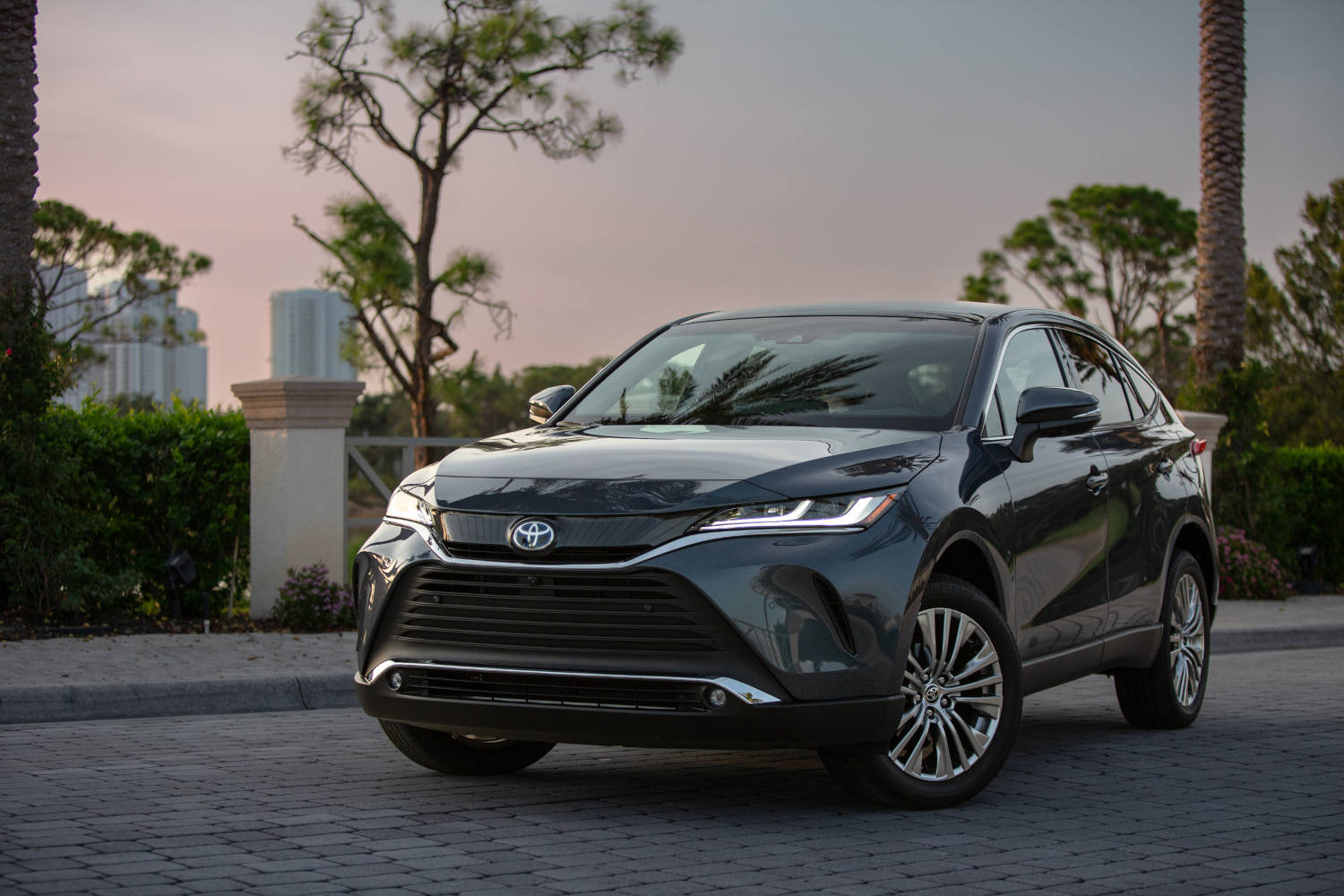 The 2023 Toyota Venza Limited front end