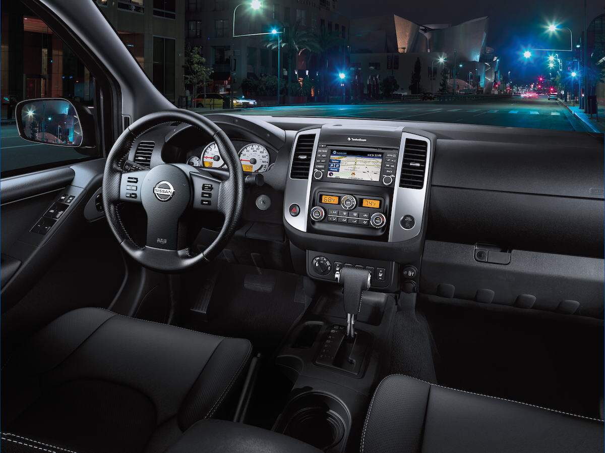 2018 Nissan Frontier interior