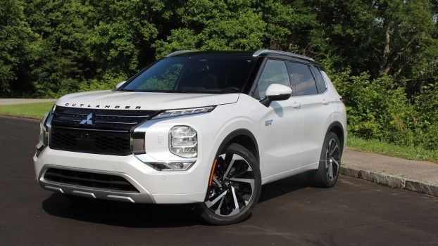 2023 Mitsubishi Outlander PHEV Review: Don’t Sleep on This SUV