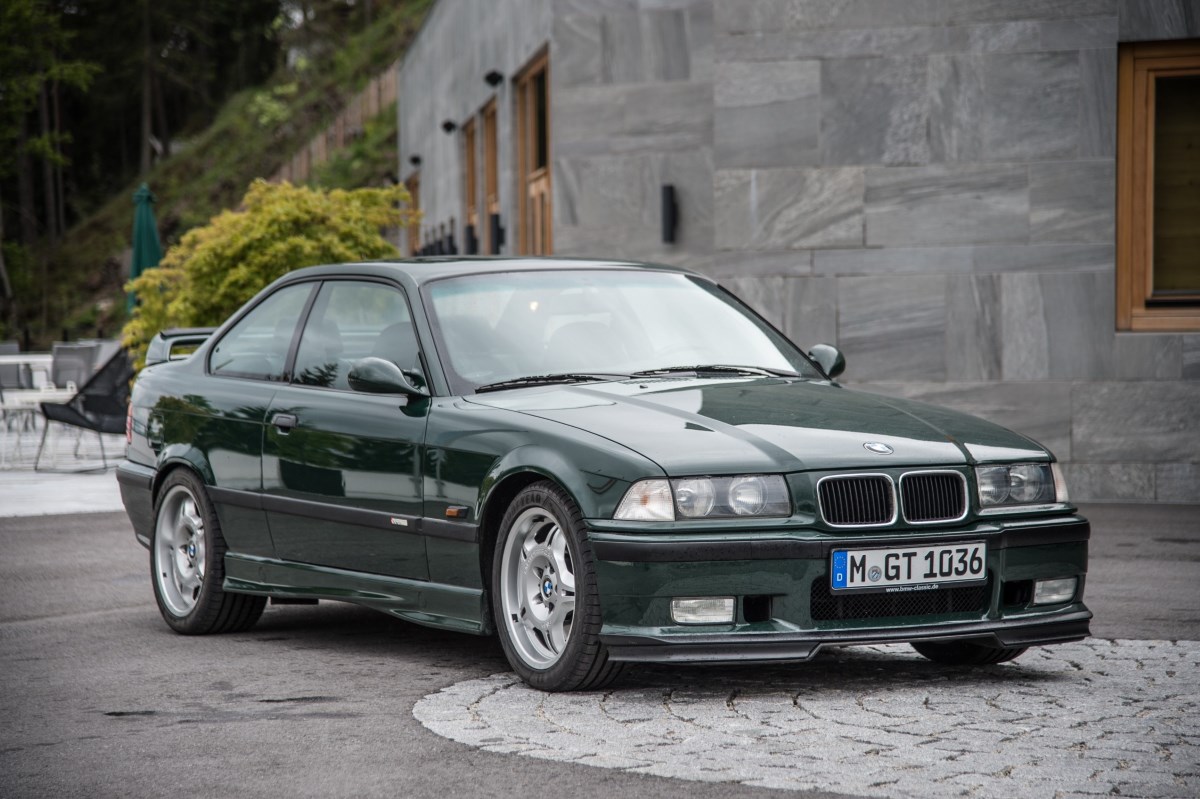 A dark green E36 M3 GT