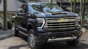 2024 Chevrolet Silverado 2500 HD front 3/4 view