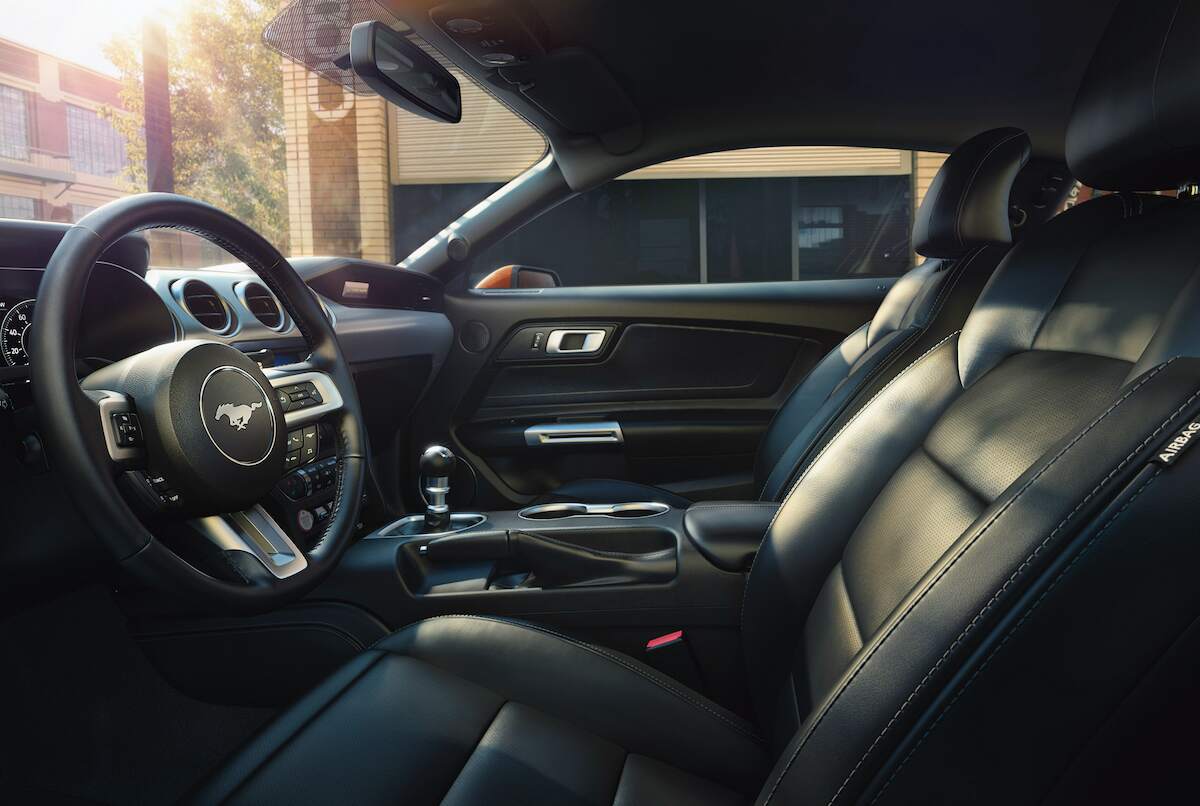 2018 Ford Mustang front seats