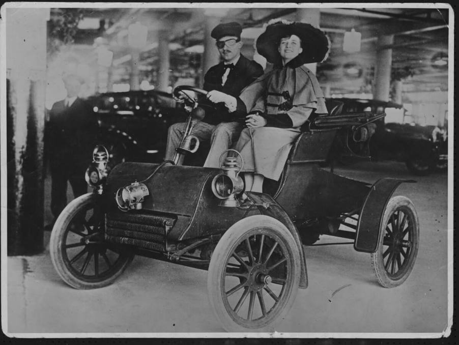 A man proves that you can drive with one eye by driving a car with an eye patch.