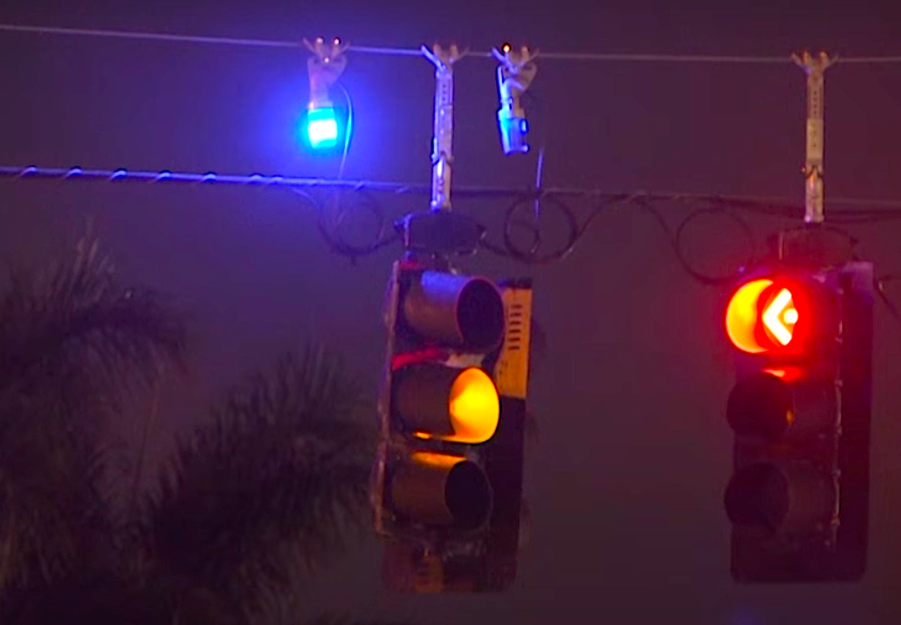 Blue and yellow intersection lights