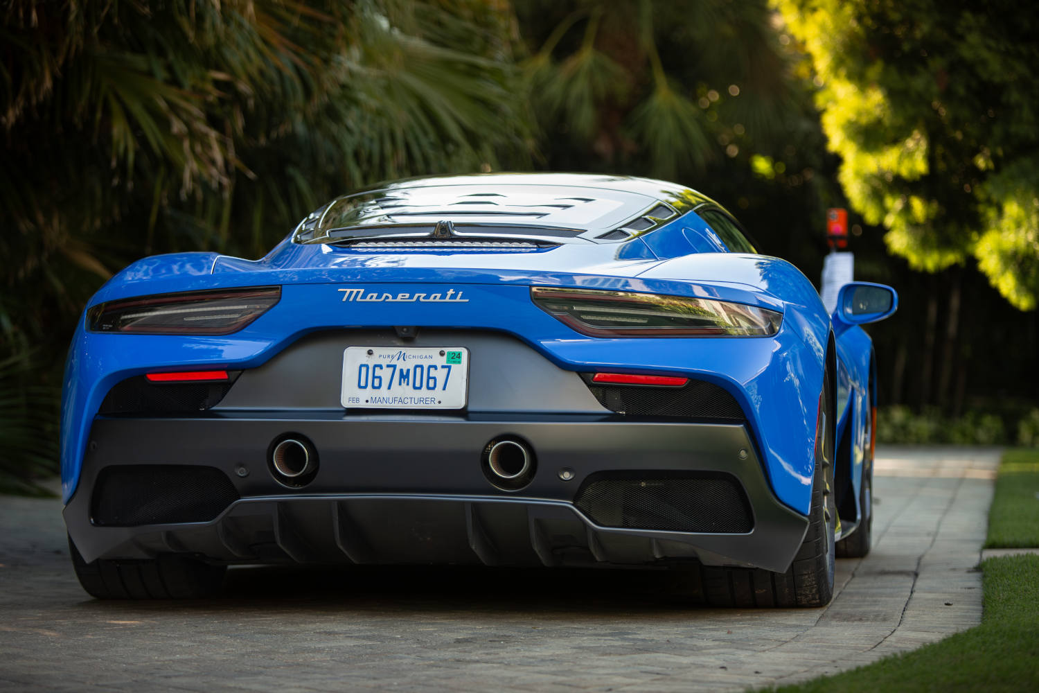 The 2022 Maserati MC20 back end