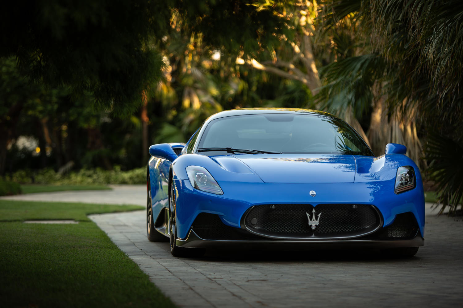 The Maserati MC20 front end