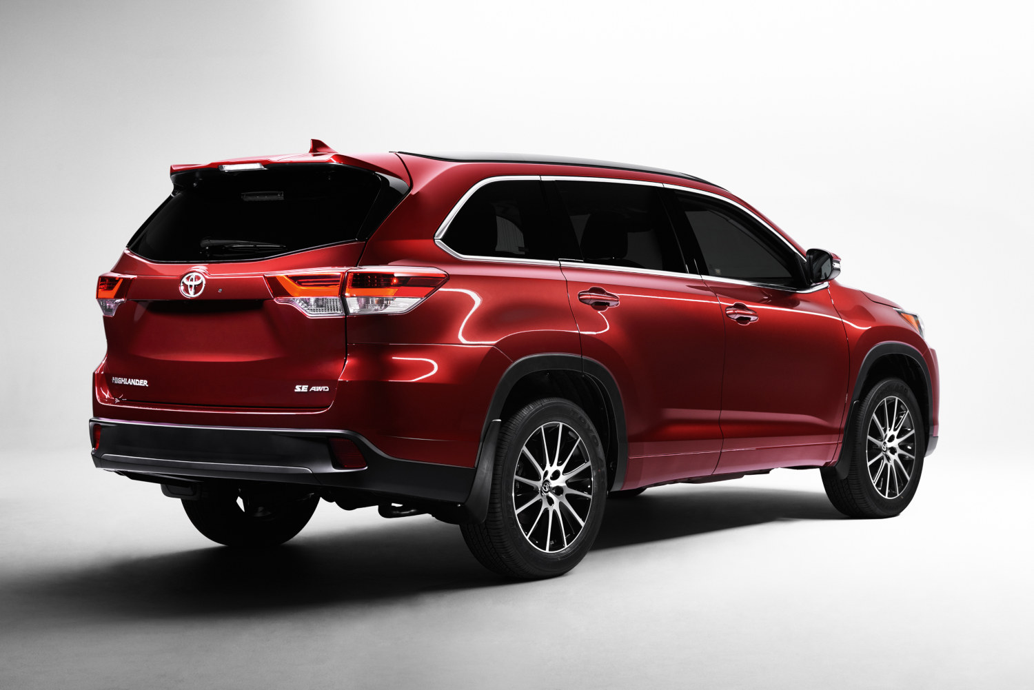 The best used SUVs for teens include this 2016 Toyota Highlander