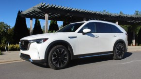 The side view of the 2024 Mazda CX-90 PHEV