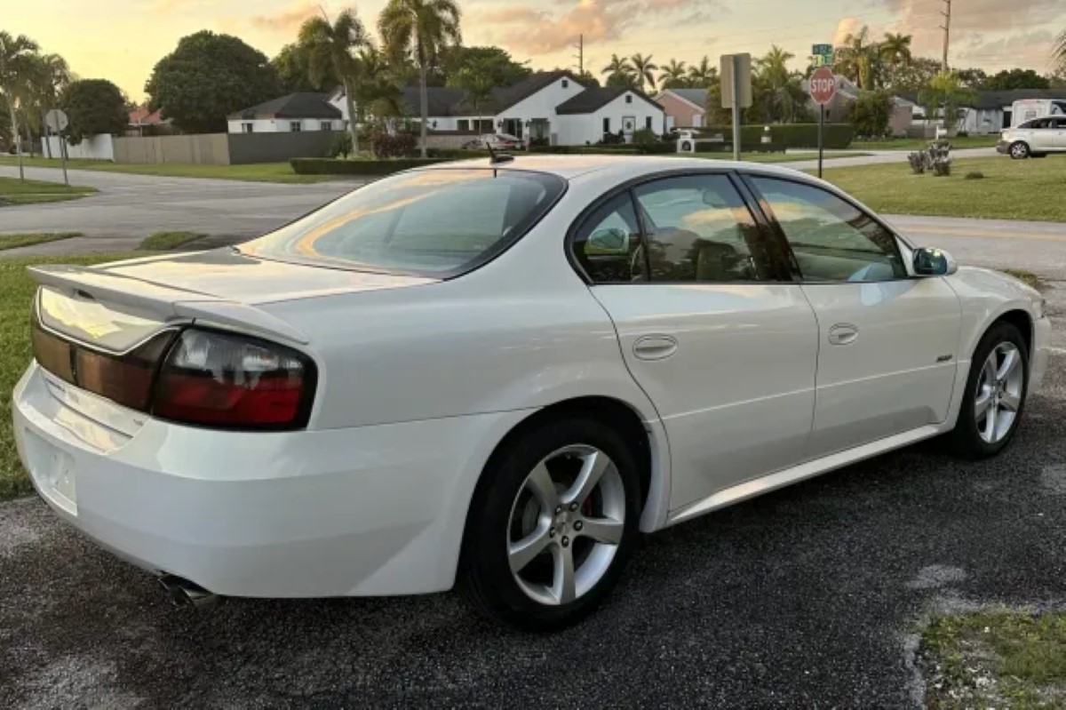 Pontiac Bonneville GXP