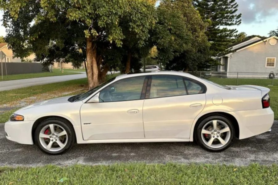 2005 Pontiac Bonneville GXP is a cheap V8 used car