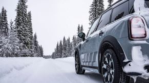 A side view of the 2012 Mini Countryman in the snow