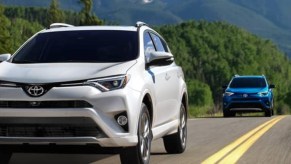 White 2018 Toyota RAV4 front 3/4 view