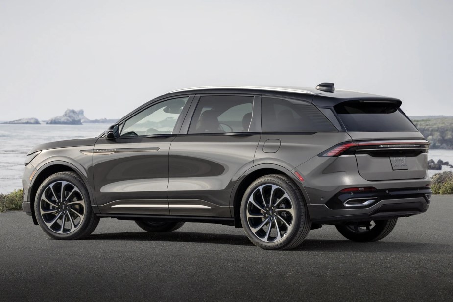 2024 Lincoln Nautilus SUV in gray, parked outside.