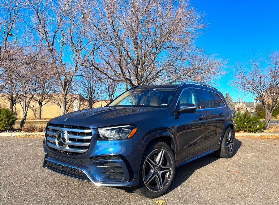 A front corner view of the 2024 Mercedes-Benz GLS 450