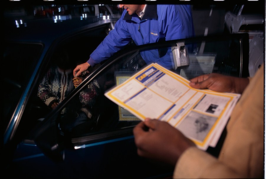 A customer sells his car to Carmax