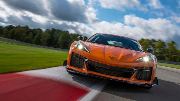 Chevrolet Corvette Z06 Vs. Porsche 911 GT3 RS: Which 1 Is the Faster Automotive Athlete?