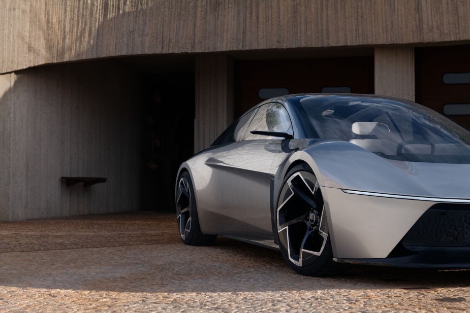 Closeup of the wheels of a Chrysler Halcyon EV